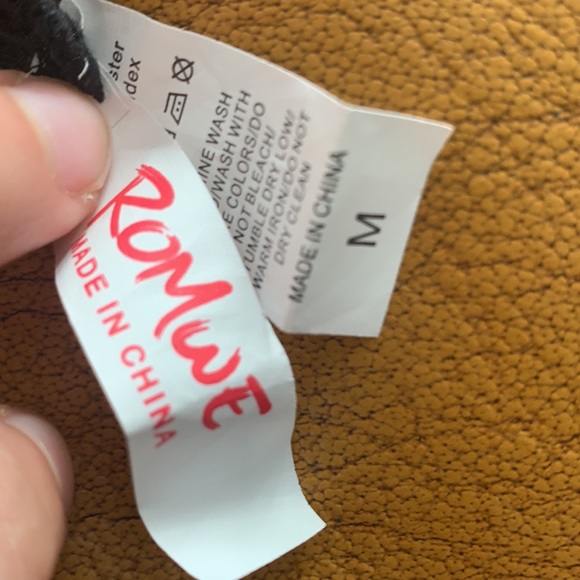 Intimate - Picture 3 of 4